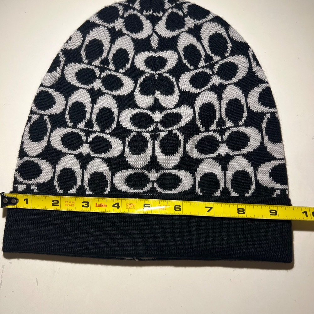 Black and White Patterned Beanie and Gloves Set - Picture 10 of 12